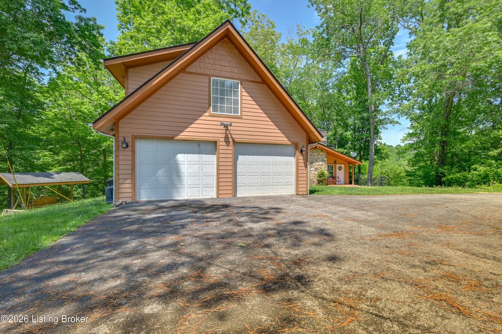 Photo of 403 Wyandotte Rd, Leitchfield, KY 42754 (MLS # 1713742)