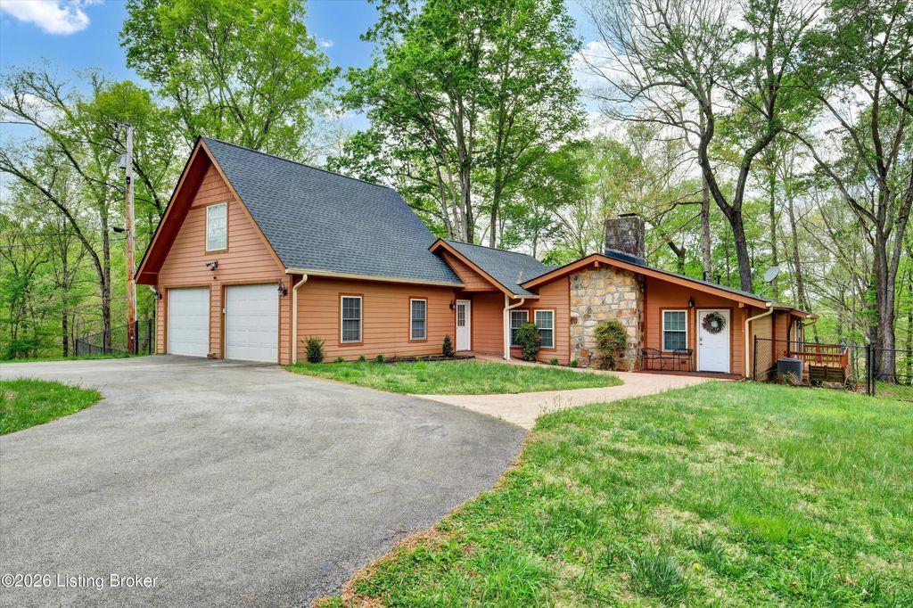 Photo of 403 Wyandotte Rd, Leitchfield, KY 42754 (MLS # 1713742)
