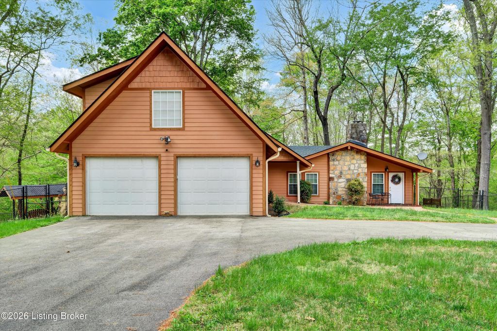 Photo of 403 Wyandotte Rd, Leitchfield, KY 42754 (MLS # 1713742)