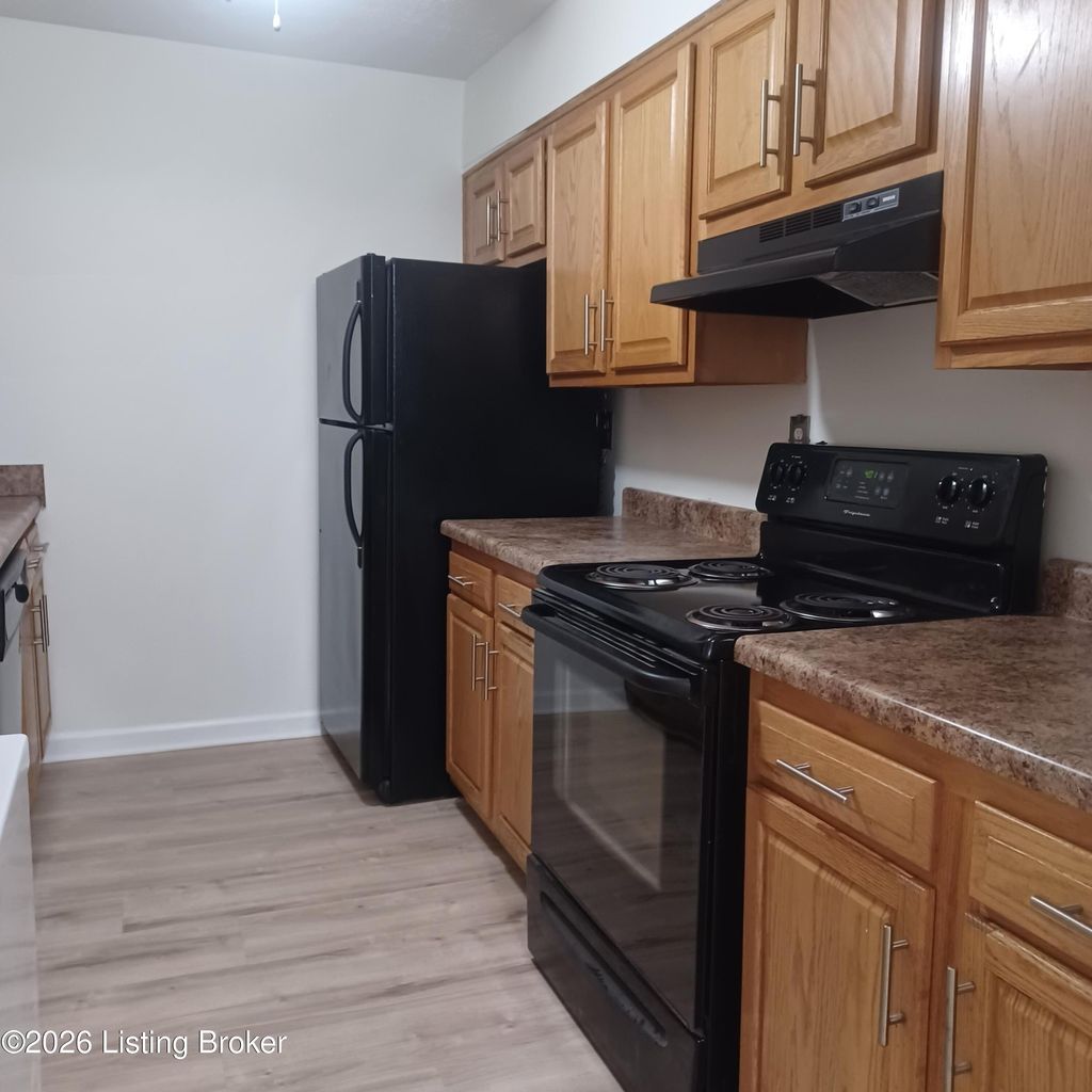 Photo of 3507 Lodge Ln #APT 313, Louisville, KY 40218 (MLS # 1715807)