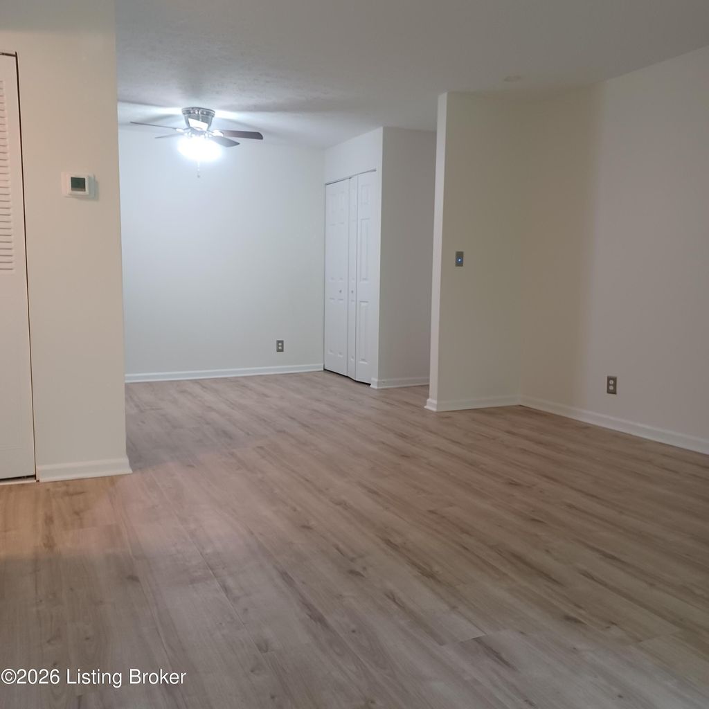 Photo of 3507 Lodge Ln #APT 313, Louisville, KY 40218 (MLS # 1715807)