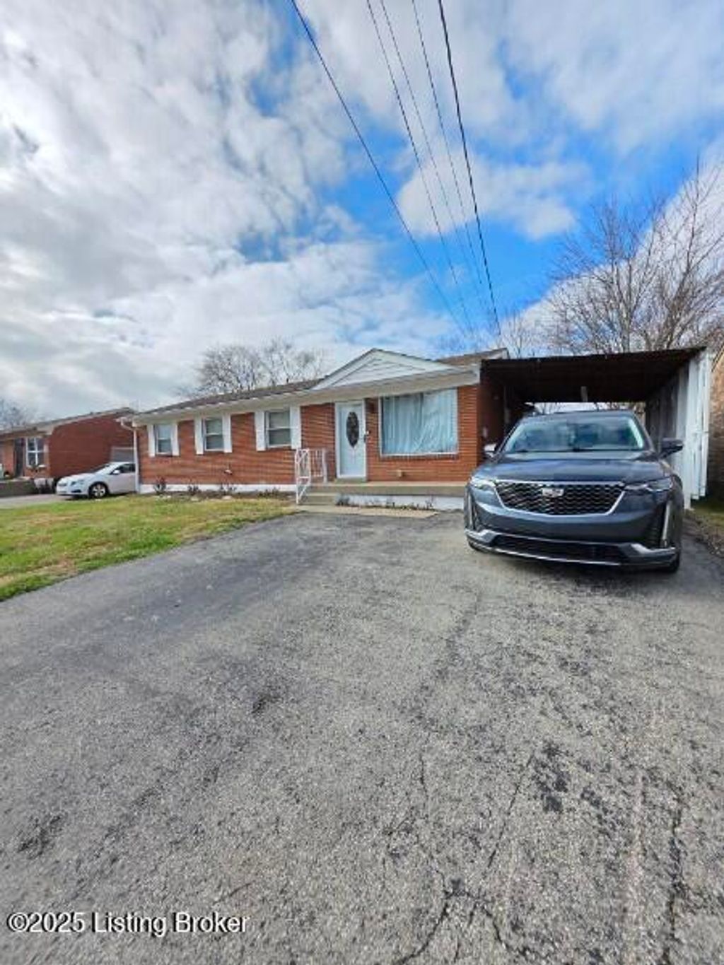 Photo of 291 Overlook Rd, Louisville, KY 40229 (MLS # 1705949)