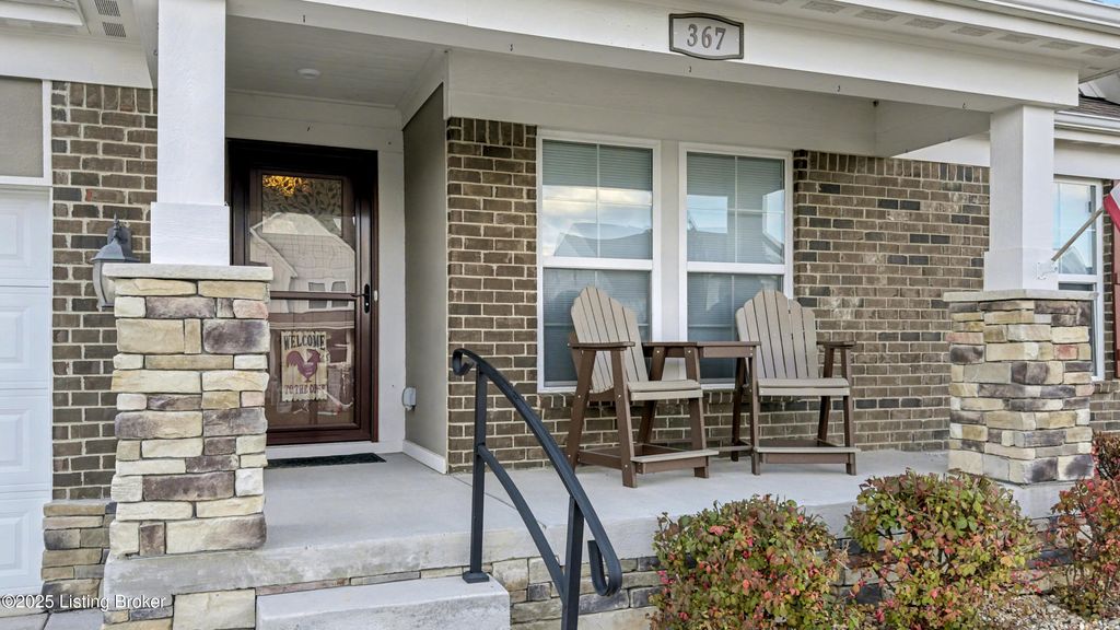 Photo of 367 Copper Creek Dr, Mt Washington, KY 40047 (MLS # 1708219)