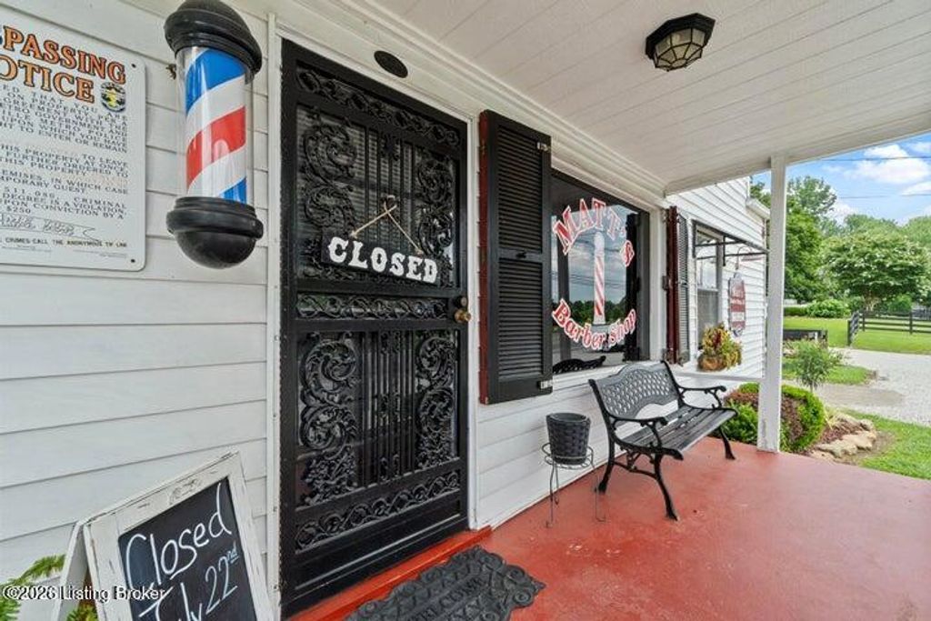 Photo of 7700 Saint Andrews Church Rd, Louisville, KY 40214 (MLS # 1711451)