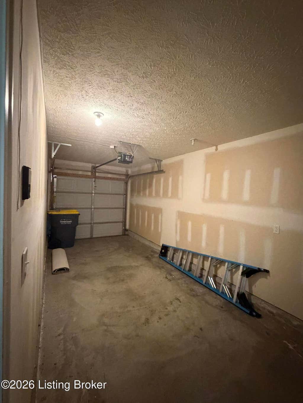 Photo of 7817 Pleasure Walk Cir, Louisville, KY 40258 (MLS # 1719321)