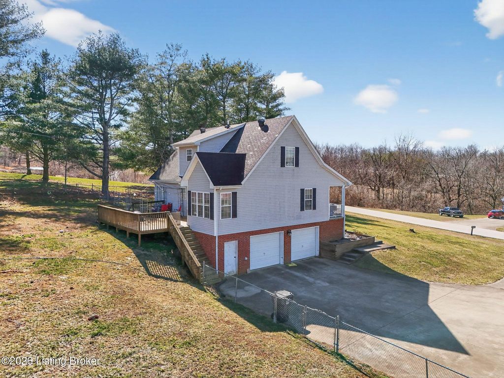 Photo of 630 Picnic Hill Rd, Irvine, KY 40336 (MLS # 1710378)