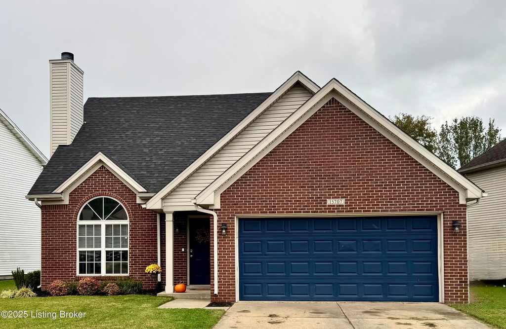 Photo of 15707 Beckley Hills Dr, Louisville, KY 40245 (MLS # 1701550)