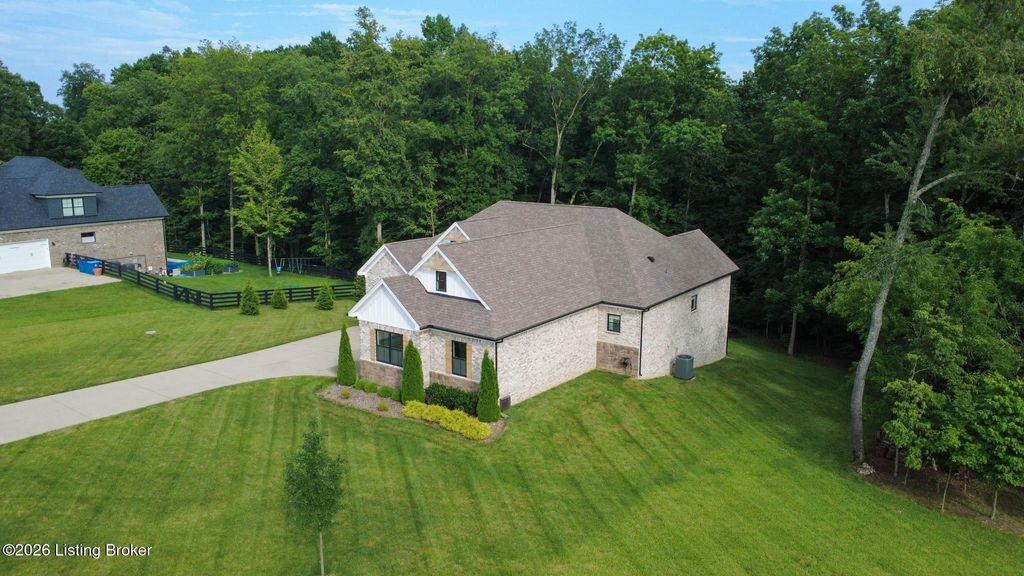 Photo of 4209 Ballard Ridge Ct, Smithfield, KY 40068 (MLS # 1722900)