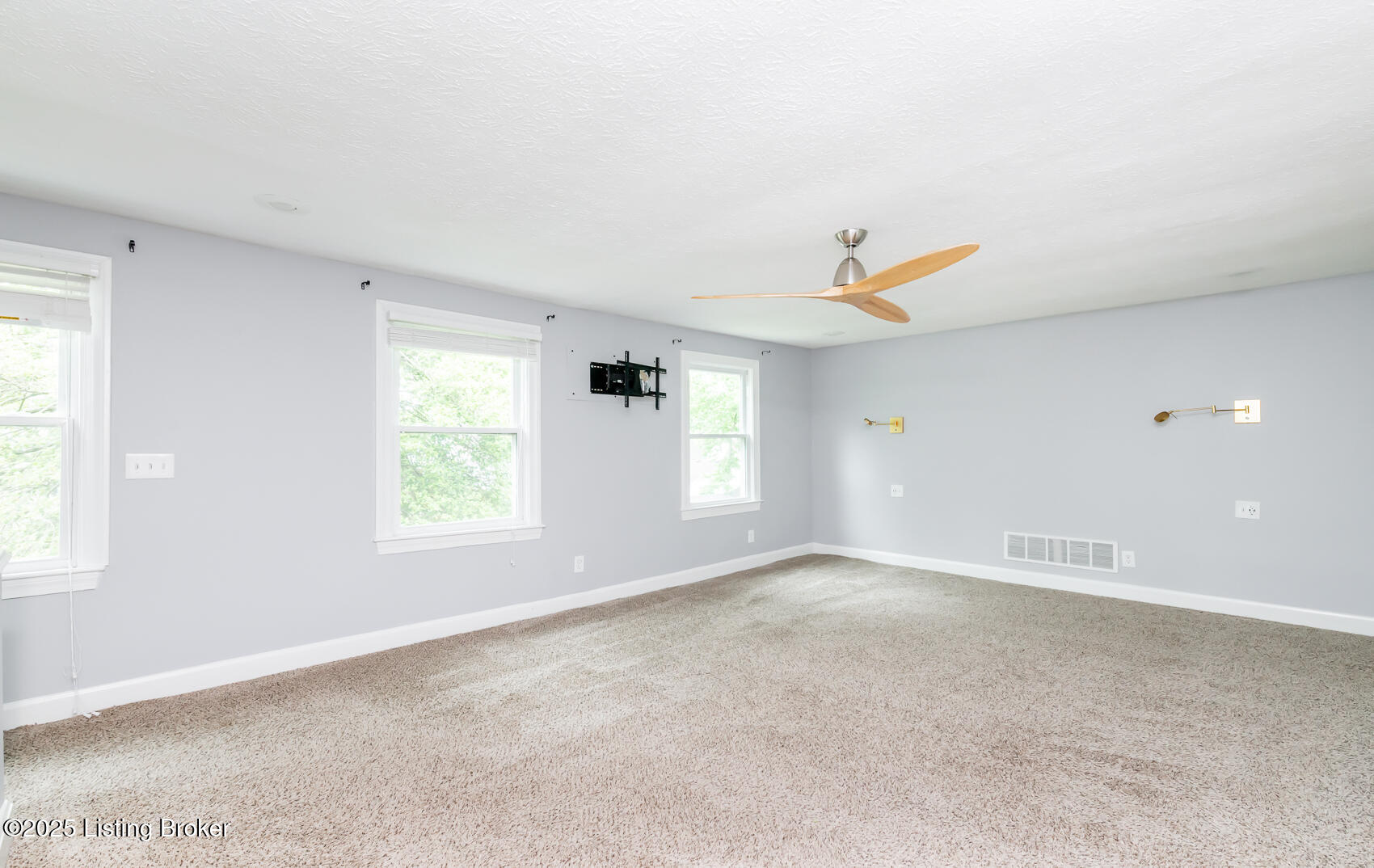 3917 Staebler Ave, Louisville, Pennsylvania image 8
