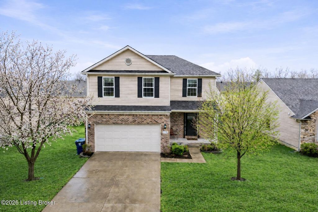Photo of 1216 Royal Ave, La Grange, KY 40031 (MLS # 1712643)
