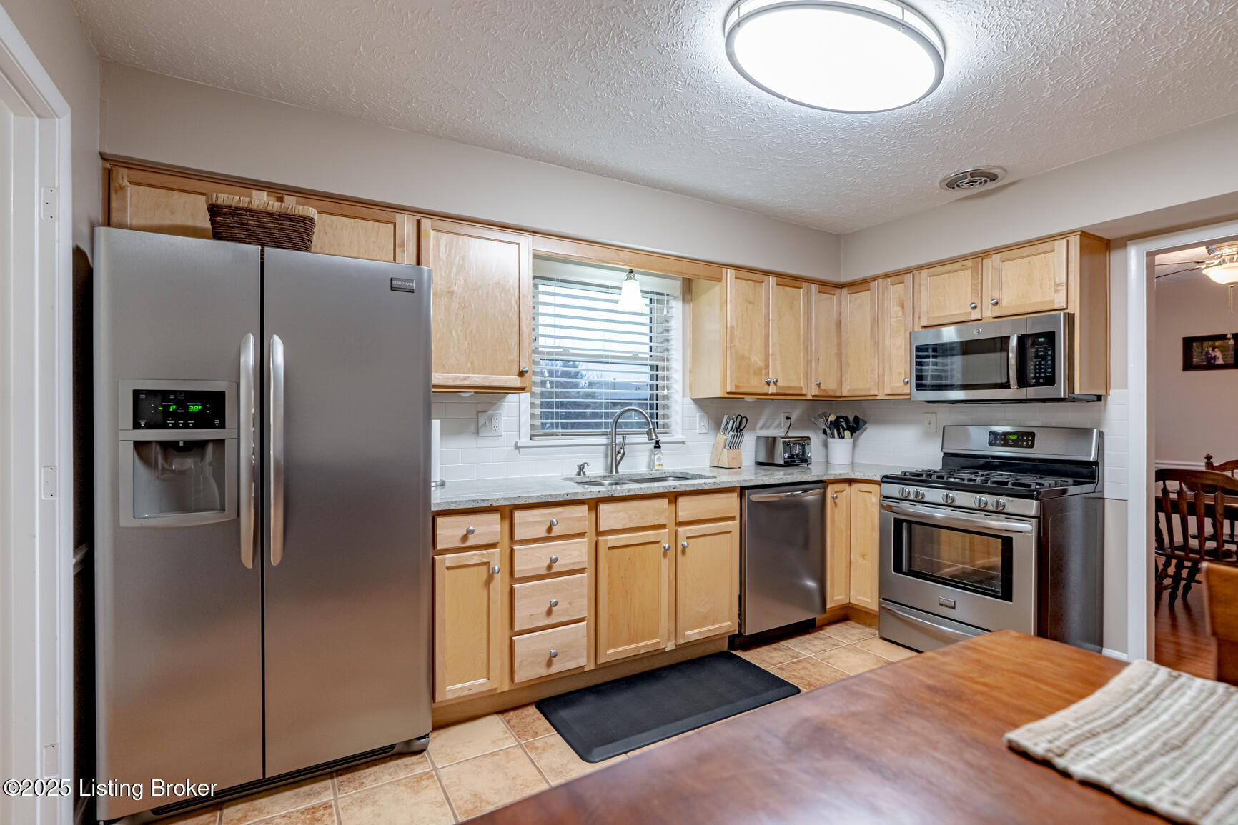 5903 Camden Acres Dr, Crestwood, Pennsylvania image 22