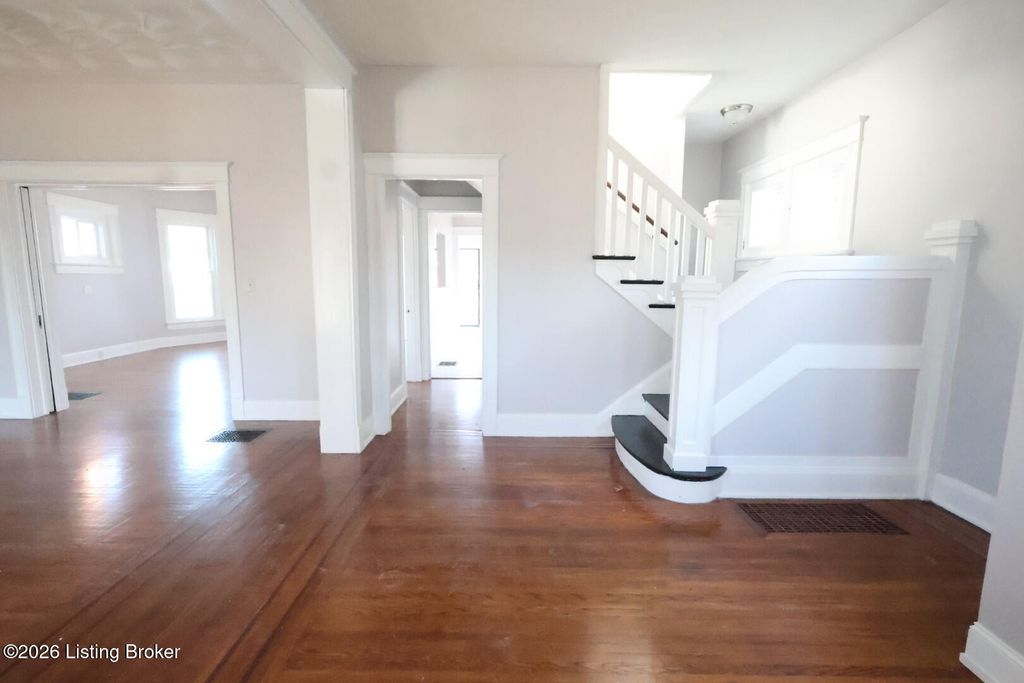 Photo of 125 Northwestern Pkwy, Louisville, KY 40212 (MLS # 1708239)