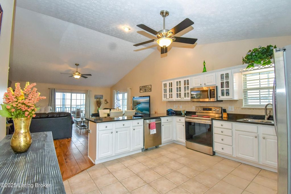 Photo of 113 Lookout Dr, Brandenburg, KY 40108 (MLS # 1704453)