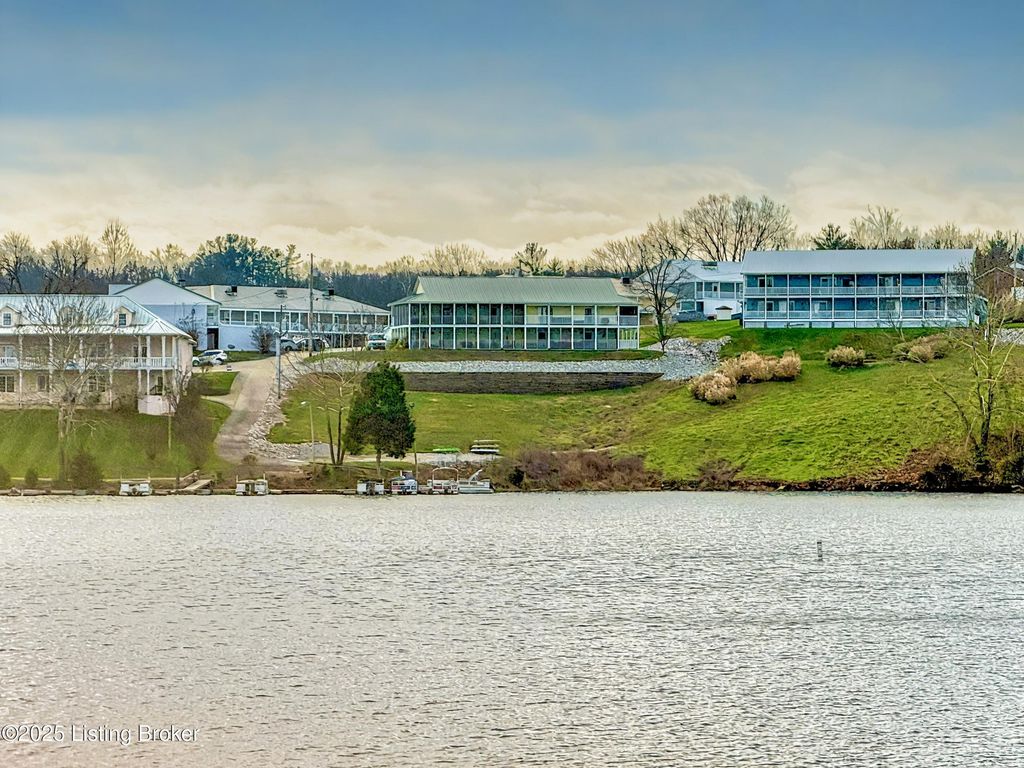 Photo of 113 Lookout Dr, Brandenburg, KY 40108 (MLS # 1704453)