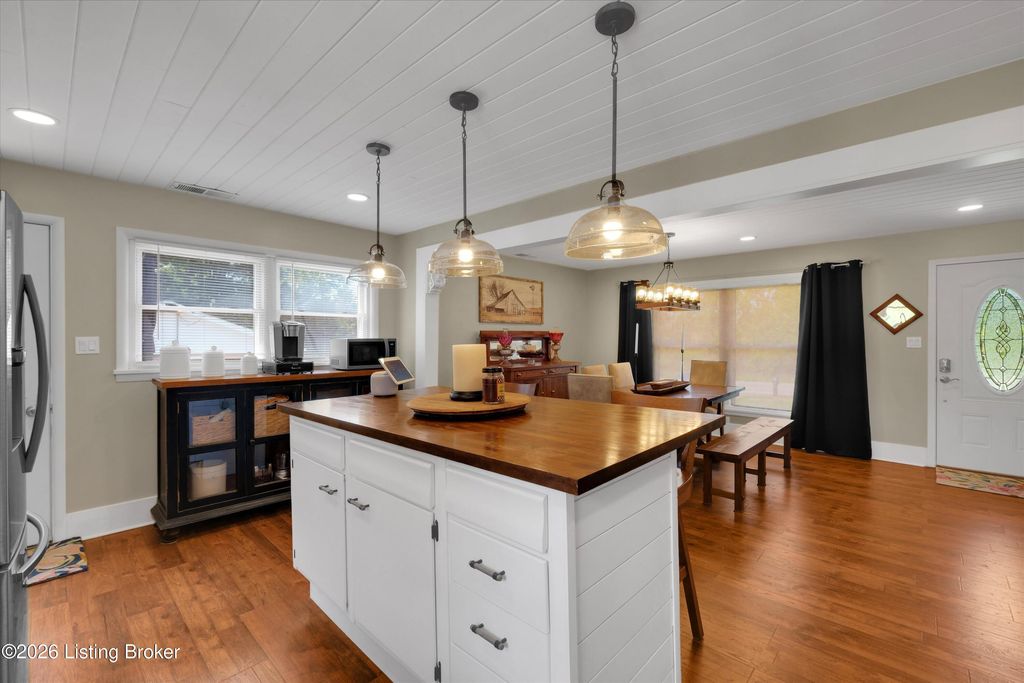 Photo of 5075 Castle Hwy, Pleasureville, KY 40057 (MLS # 1717060)