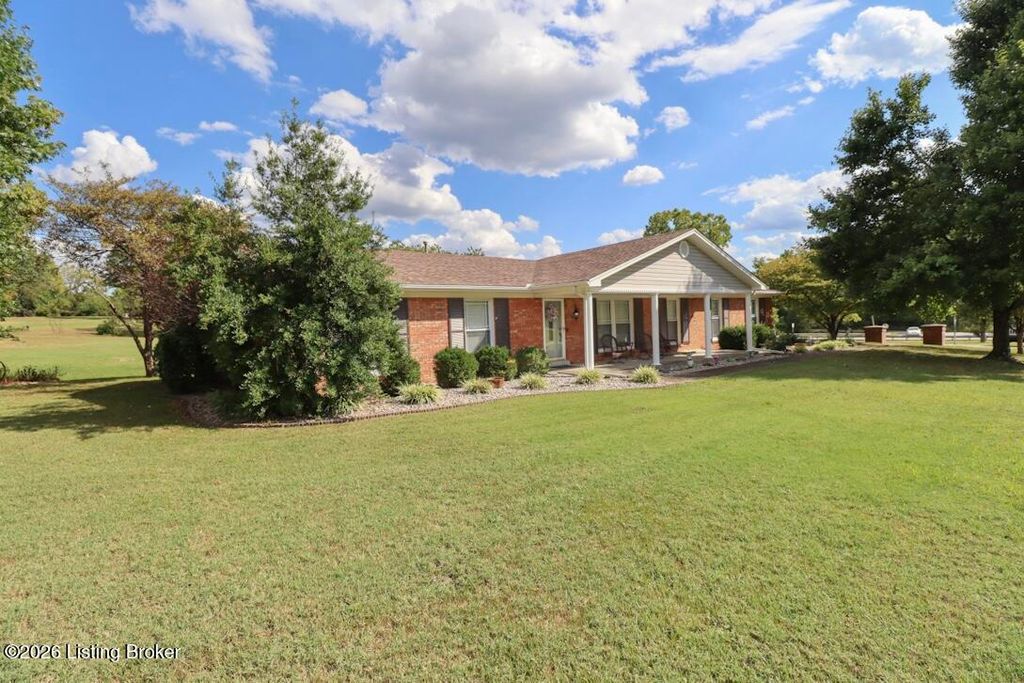 Photo of 148 Hillcreek Rd, Shepherdsville, KY 40165 (MLS # 1712926)