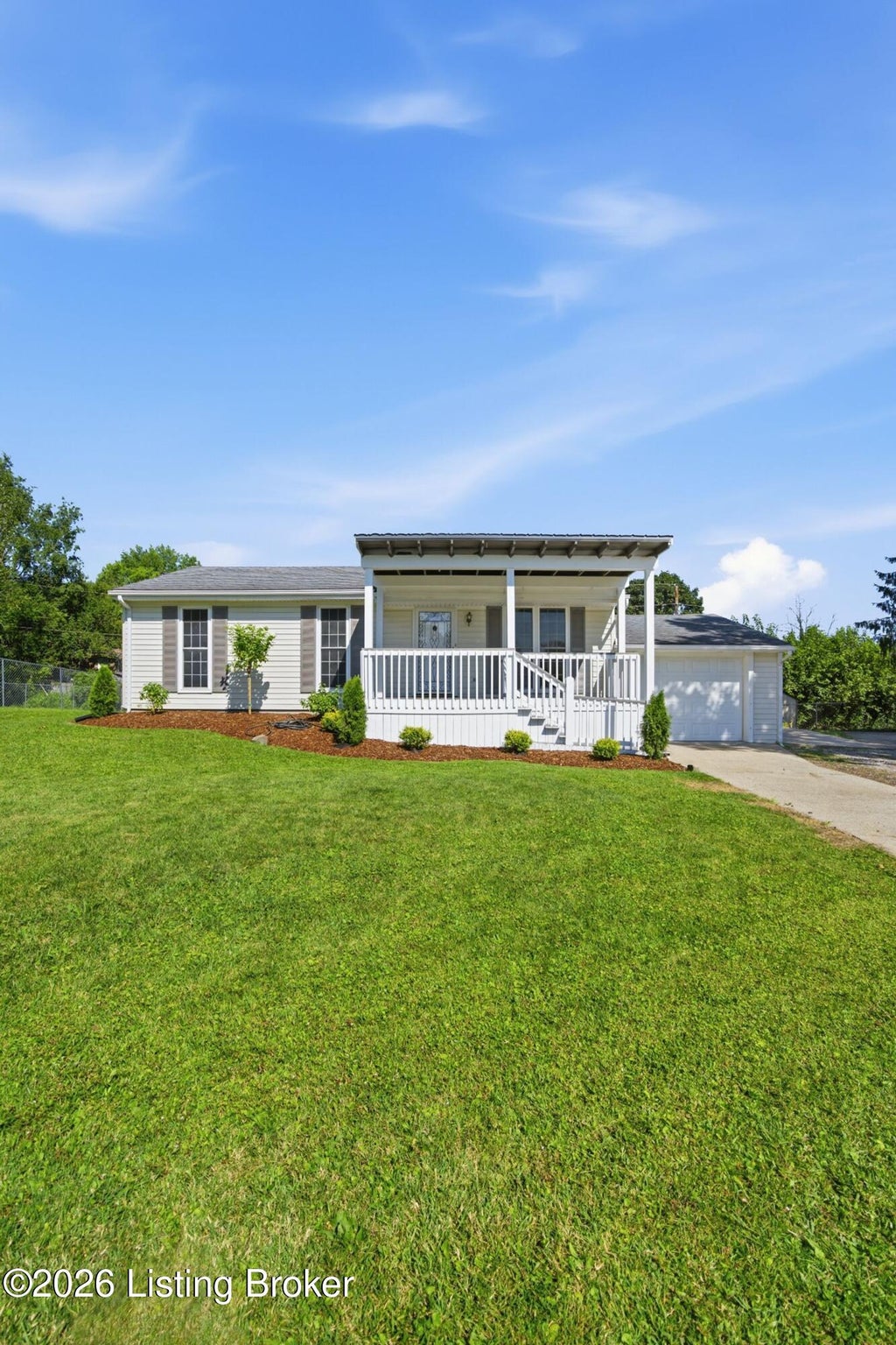 Photo of 1608 Rhode Ct, La Grange, KY 40031 (MLS # 1731916)
