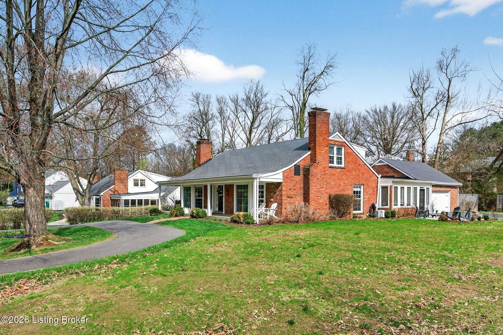 Photo of 1901 Daleview Ln, Louisville, KY 40207 (MLS # 1711183)