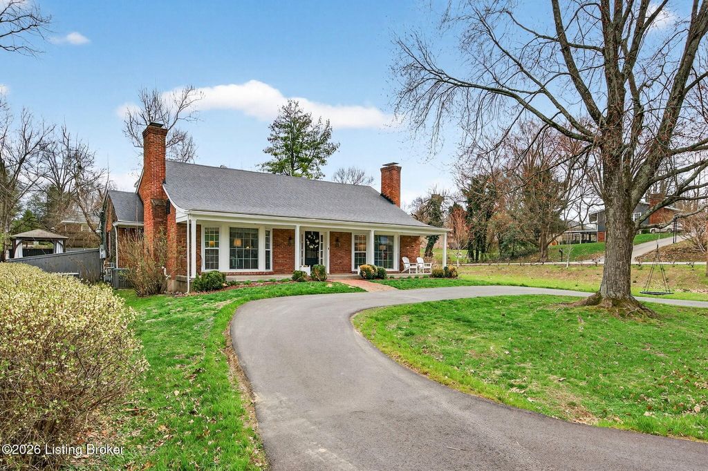 Photo of 1901 Daleview Ln, Louisville, KY 40207 (MLS # 1711183)