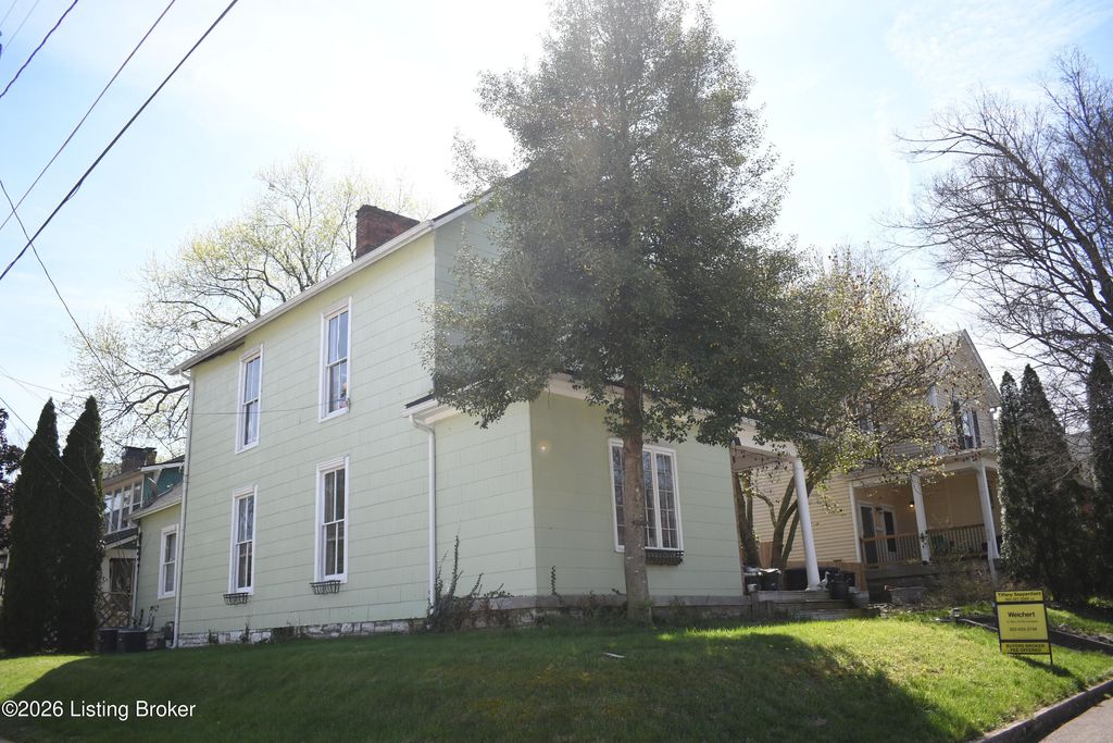 Photo of 501 Logan St, Frankfort, KY 40601 (MLS # 1713459)