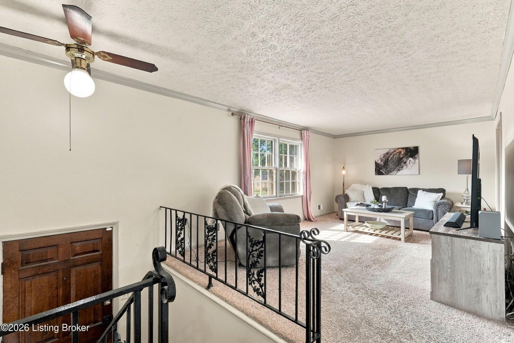 Photo of 8601 Gainsborough Dr, Louisville, KY 40291 (MLS # 1729454)