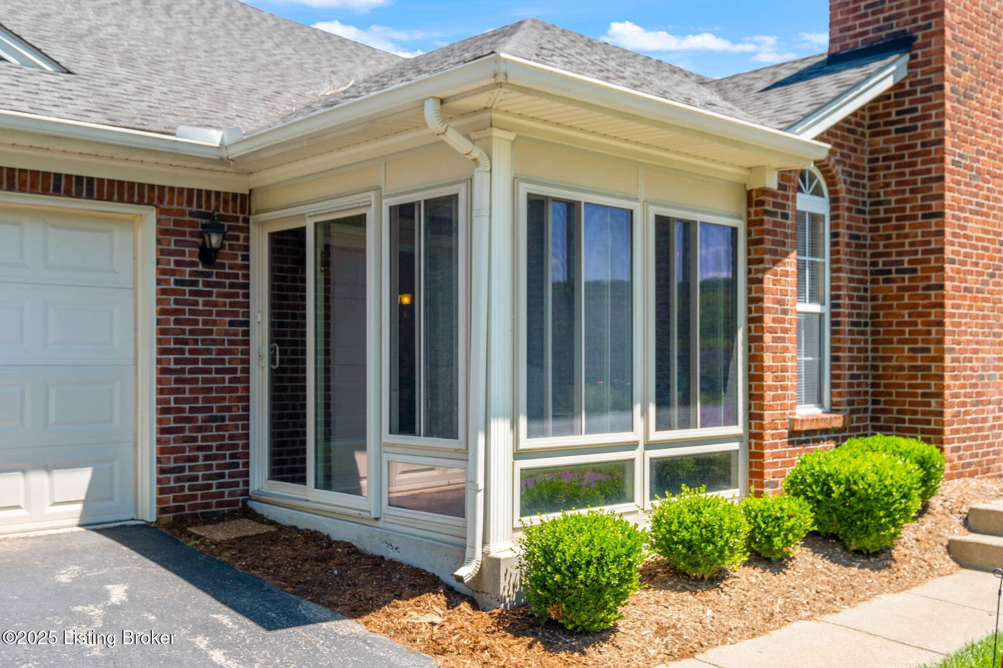 11315 Ridge Lake Dr, Louisville, Kentucky image 5
