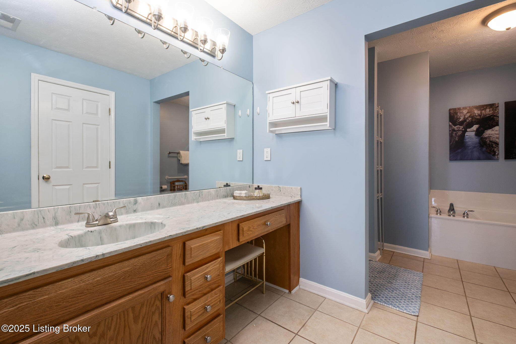 11315 Ridge Lake Dr, Louisville, Kentucky image 23