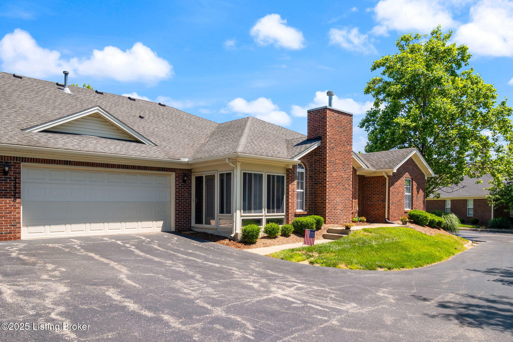 11315 Ridge Lake Dr, Louisville, Kentucky image 3