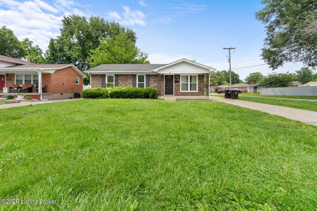 Photo of 1501 Sadie Ln, Louisville, KY 40216 (MLS # 1719325)