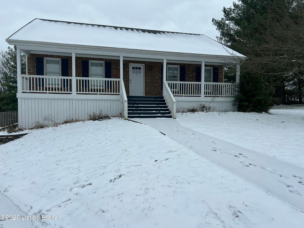 Photo of 47 N Country Dr, Shelbyville, KY 40065 (MLS # 1705628)