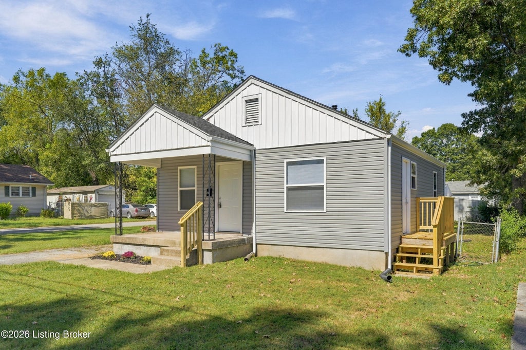 Photo of 2315 Briargate Ave, Louisville, KY 40216 (MLS # 1730469)