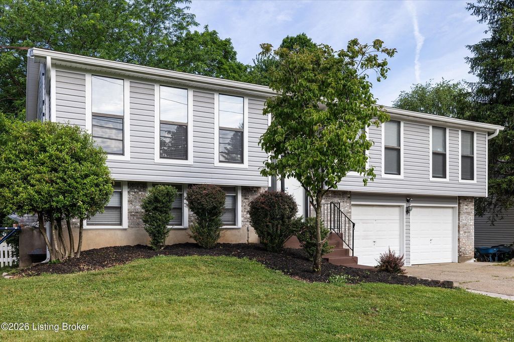 Photo of 2810 Six Mile Ln, Louisville, KY 40220 (MLS # 1718161)