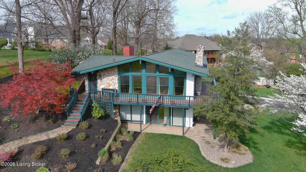 Photo of 812 Burgundy Ct, Elizabethtown, KY 42701 (MLS # 1713398)