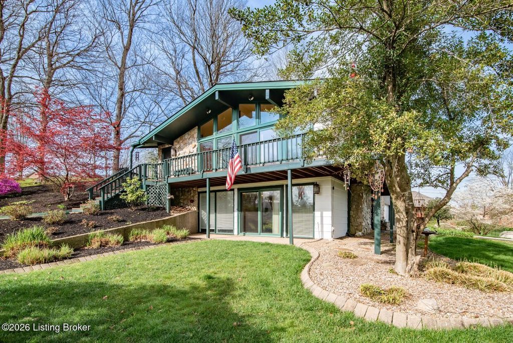 Photo of 812 Burgundy Ct, Elizabethtown, KY 42701 (MLS # 1713398)