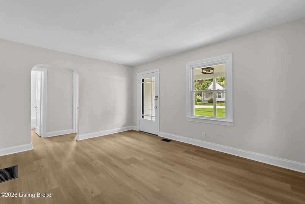 Photo of 5001 Graston Ave, Louisville, KY 40216 (MLS # 1726904)