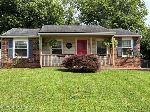 Photo of 11902 Queen Annes Ct, Louisville, KY 40245 (MLS # 1696418)