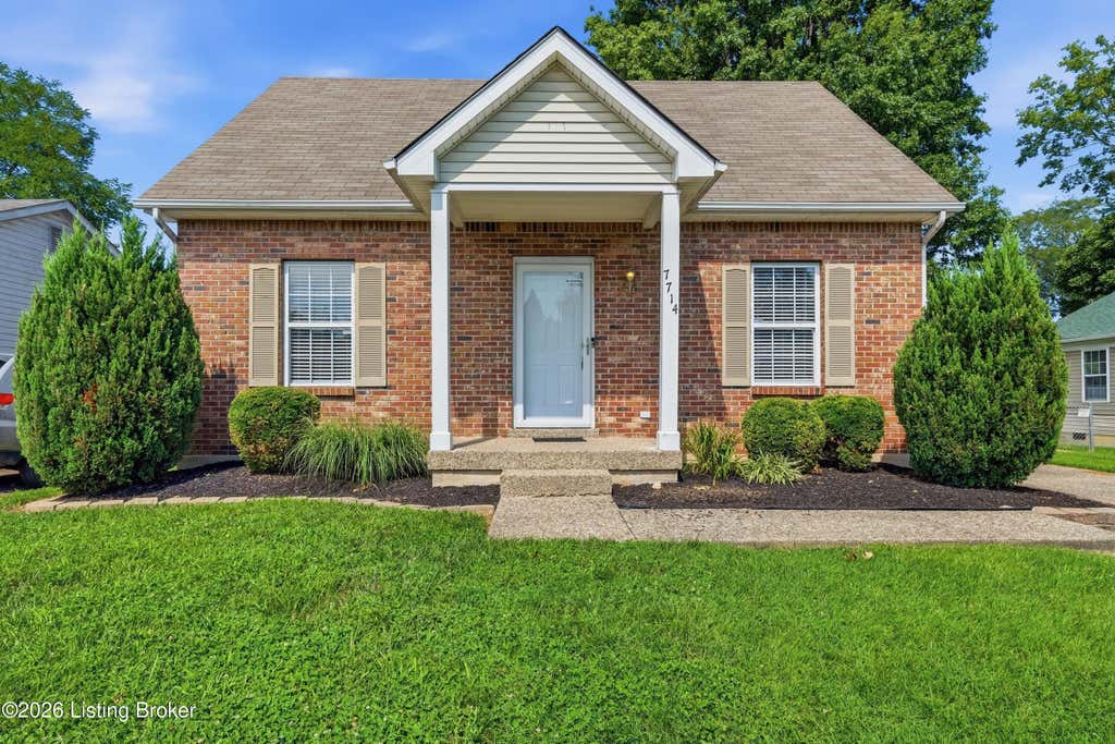 Photo of 7714 Texlyn Ct, Louisville, KY 40258 (MLS # 1724470)