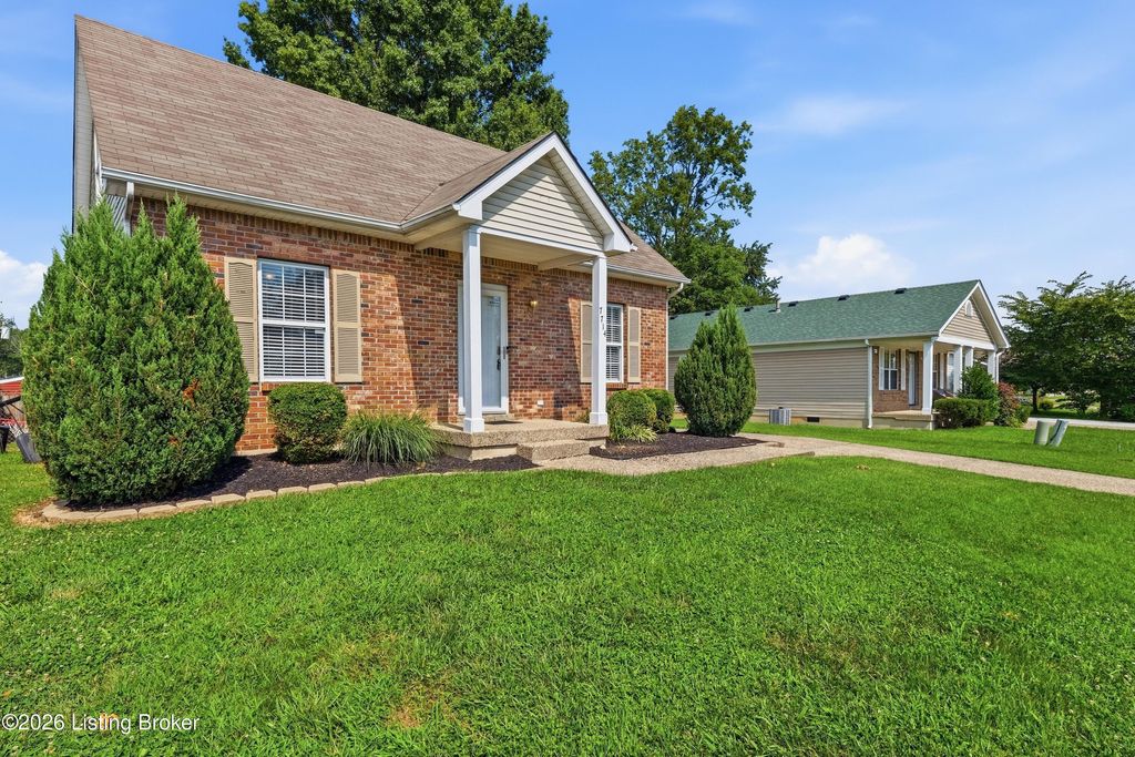Photo of 7714 Texlyn Ct, Louisville, KY 40258 (MLS # 1724470)