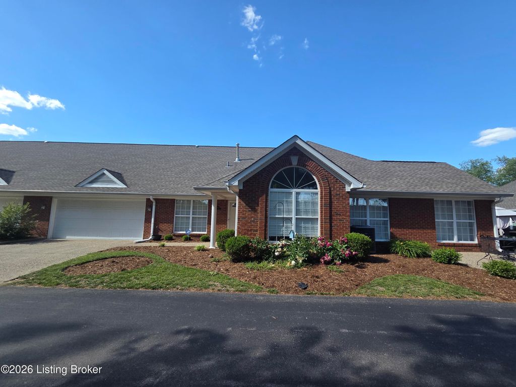 Photo of 10520 Monticello Forest Cir, Jeffersontown, KY 40299 (MLS # 1717134)