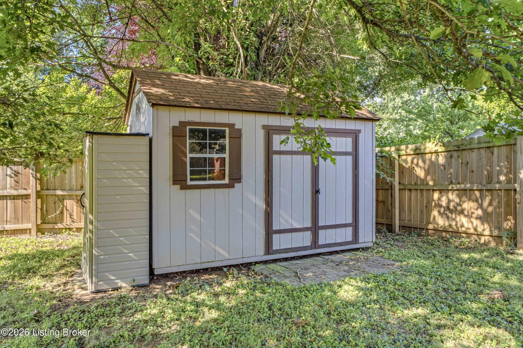 Photo of 8412 Damascus Cir, Louisville, KY 40228 (MLS # 1720718)