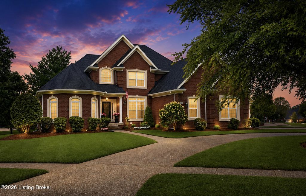 Photo of 8718 Summit Ridge Dr, Louisville, KY 40241 (MLS # 1721916)