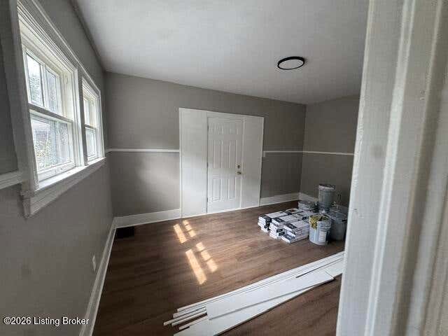 Photo of 2732 Chase Ct, Louisville, KY 40211 (MLS # 1725129)