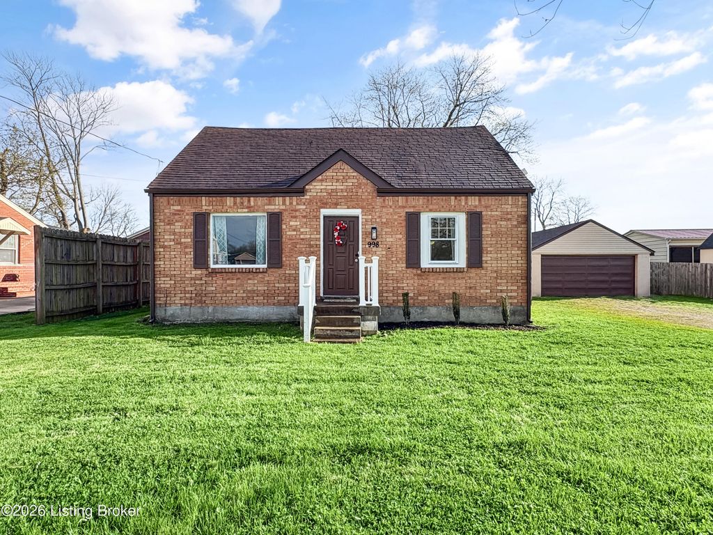 Photo of 998 Meadow Hill Rd, Louisville, KY 40219 (MLS # 1713408)