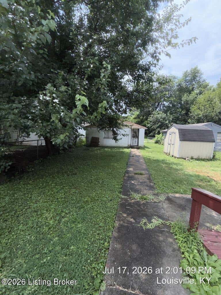 Photo of 1324 Earl Ave, Louisville, KY 40215 (MLS # 1724097)