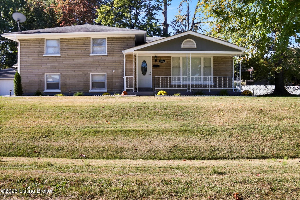 Photo of 3604 Otter Ct, Louisville, KY 40219 (MLS # 1732801)