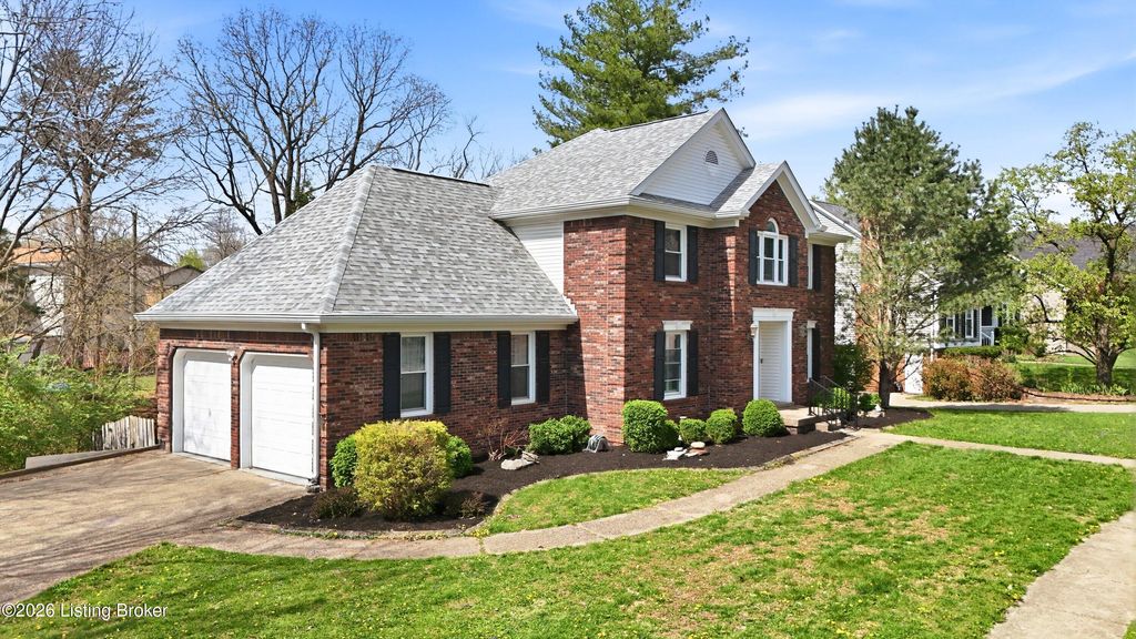 Photo of 3617 Sundance Dr, New Albany, IN 47150 (MLS # 1713220)