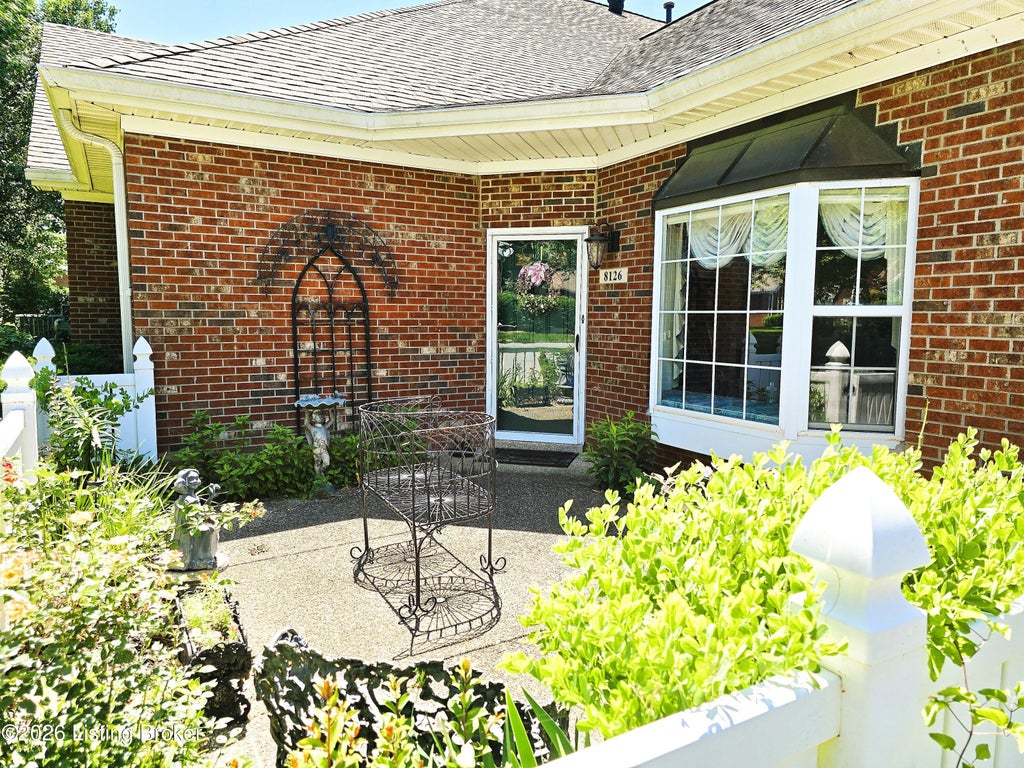 Photo of 8126 Saint Andrews Village Dr, Louisville, KY 40241 (MLS # 1719201)
