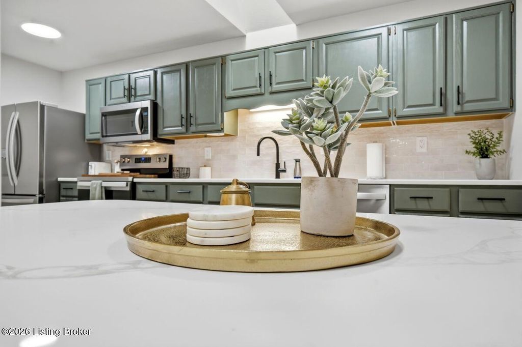 Photo of 1508 Forest Park Rd, Louisville, KY 40223 (MLS # 1710145)