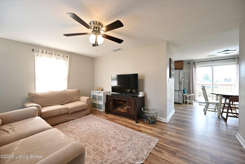 Photo of 6702 Fenway Rd, Louisville, KY 40258 (MLS # 1712080)