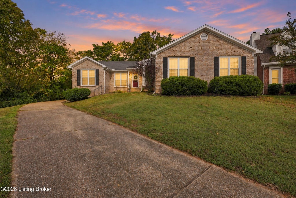 Photo of 3004 Cornerstone Ct, Louisville, KY 40220 (MLS # 1732386)